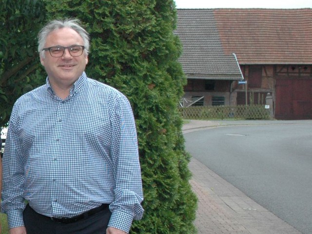 Themenreihe: "Digitalisierung der Gesellschaft" Teil 2: Der neuen Mobilfunkstandard G5. Was ist das, was bewirkt er und wie wird er  umgesetzt? Bspw. Autonomes Fahren, Industrieproduktion in Echtzeit und Mobilfunk..