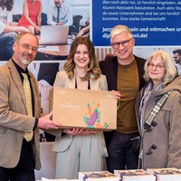 3. Preis: etepetete-Box, Obst & Gemüse Mischbox  100 % Bio. Bunte Obst- und Gemüse-Mischung für jeden Tag.