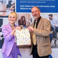 2. Preis: USB-Verdampferschale, Ätherisches Öl, Buch "Waldbaden"